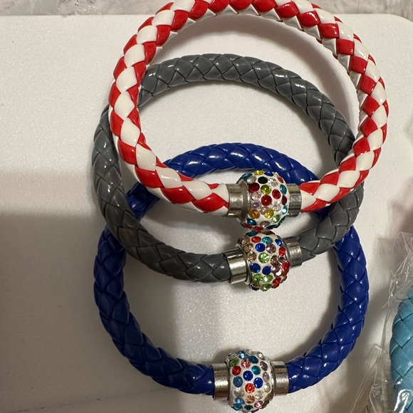 51Twenty Jewelry - CAROL GREY MIX MULTI COLOR MAGNETIC UNISEX OSFM BRACELET